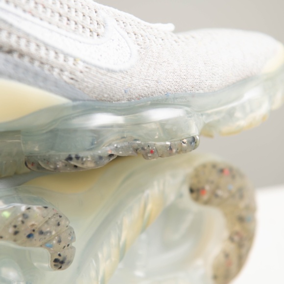 Nike Air VaporMax Fly White Womens‎ size 7.5 Athletic Running Shoes Sportswear - Picture 6 of 7